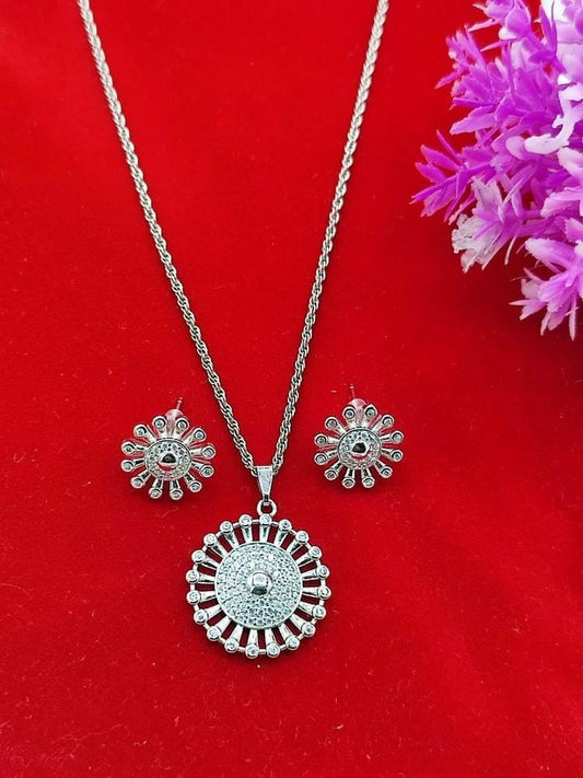 Beautiful Flower Pendant Set